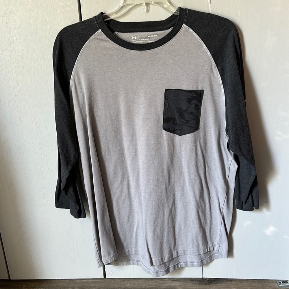 Men’s under Armour heatgear shirt!